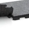 Großaufnahme vom Verbindungssystem von WARCO-Boden 5807 - Event Floor im Farbdesign Grey Melange. Abmessungen 500 x 500 x 40 mm.