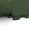 Großaufnahme vom Verbindungssystem von WARCO-Boden 1406 - Fitness Floor Rubber Tiles Classic im Farbdesign Grass Green. Abmessungen 500 x 500 x 40 mm.
