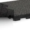 Großaufnahme vom Verbindungssystem von WARCO-Boden 1427 - Terrace tile Classic im Farbdesign Dark Grey Granite. Abmessungen 500 x 500 x 50 mm.