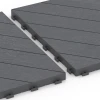 Großaufnahme vom Verbindungssystem von WARCO-Boden 6326 - Herringbone – Deck Tile im Farbdesign Silver Grey. Abmessungen 38,5 x 38,5 x 2 cm.