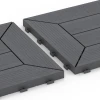 Großaufnahme vom Verbindungssystem von WARCO-Boden 6348 - Cassette Pattern – Deck Tile im Farbdesign Silver Grey. Abmessungen 30 x 30 x 2 cm.