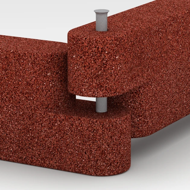 Großaufnahme vom Verbindungssystem von WARCO-Boden 6640 - Rubber edge restraint im Farbdesign Brick red. Abmessungen 100 x 15 x 30 cm.