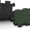 Großaufnahme vom Verbindungssystem von WARCO-Boden 3851 - Pool Decking Tile Seamless im Farbdesign English Lawn. Abmessungen 306 x 306 x 20 mm.