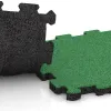 Großaufnahme vom Verbindungssystem von WARCO-Boden 6000 - Rubber click tile im Farbdesign May Green. Abmessungen 306 x 306 x 20 mm.