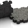 Großaufnahme vom Verbindungssystem von WARCO-Boden 4268 - Rubber click tile im Farbdesign Gray Granite. Abmessungen 306 x 306 x 30 mm.