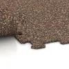 Großaufnahme vom Verbindungssystem von WARCO-Boden 1024 - Fitness Floor Compact im Farbdesign Bark & Bast. Abmessungen 970 x 970 x 8 mm.