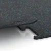 Großaufnahme vom Verbindungssystem von WARCO-Boden 3758 - Fitness Performance Elite Training Floor im Farbdesign Light Blue Speckled. Abmessungen 1000 x 1000 x 15 mm.