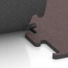 Großaufnahme vom Verbindungssystem von WARCO-Boden 6155 - Fitness Performance Elite Training Floor im Farbdesign Mineral Red. Abmessungen 50 x 50 x 2 cm | 0,25 m².
