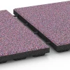 Großaufnahme vom Verbindungssystem von WARCO-Boden 6427 - Playground safety tile – CFH 120 cm im Farbdesign Lavender. Abmessungen 50 x 50 x 4 cm.