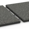 Großaufnahme vom Verbindungssystem von WARCO-Boden 6413 - Playground safety tile – CFH 90 cm im Farbdesign Dark Grey Granite. Abmessungen 50 x 50 x 3 cm.