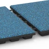 Großaufnahme vom Verbindungssystem von WARCO-Boden 6438 - Playground safety tile – CFH 160 cm im Farbdesign Atlantic. Abmessungen 50 x 50 x 4,8 cm.