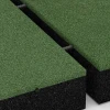 Großaufnahme vom Verbindungssystem von WARCO-Boden 6211 - Playground Safety Tiles im Farbdesign Grass green. Abmessungen 50 x 50 x 11 cm.