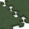 Großaufnahme vom Verbindungssystem von WARCO-Boden 6314 - Interlocking playground safety tile im Farbdesign Grass green. Abmessungen 50 x 50 x 2 cm | 0,25 m².