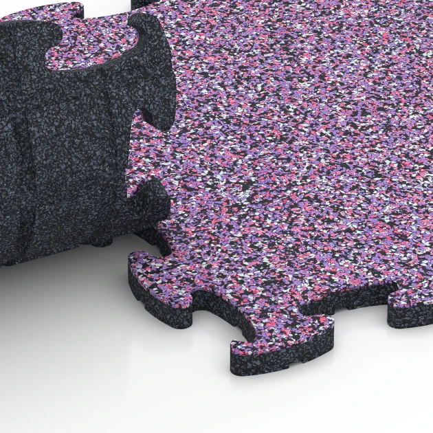 Großaufnahme vom Verbindungssystem von WARCO-Boden 6765 - Pool Surround Tiles im Farbdesign Lavender. Abmessungen 44,6 x 44,6 x 1,8 cm.