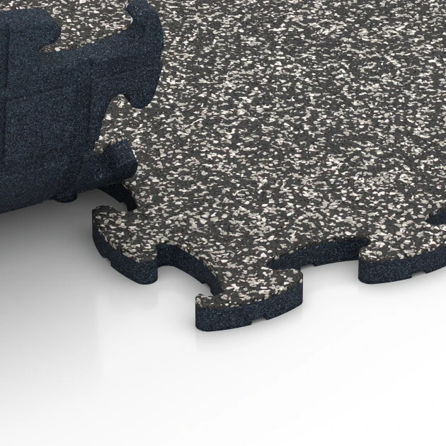 Großaufnahme vom Verbindungssystem von WARCO-Boden 6859 - Fitness Max Floor System im Farbdesign Dark Grey Granite. Abmessungen 44,6 x 44,6 x 1,8 cm.
