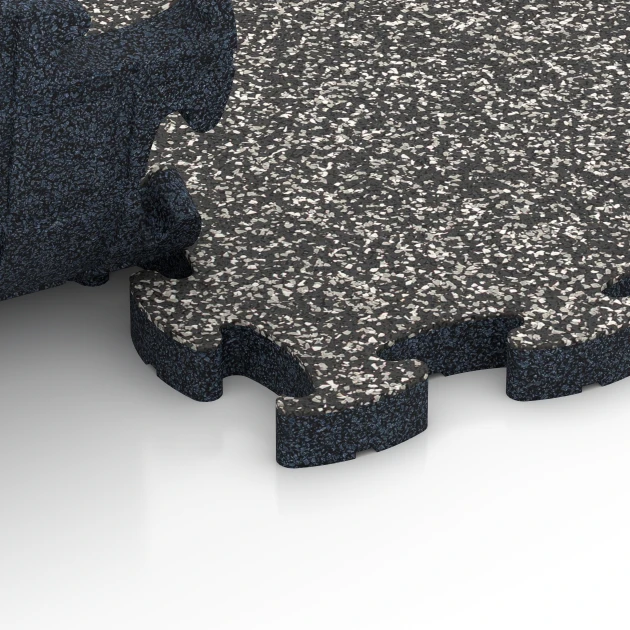 Großaufnahme vom Verbindungssystem von WARCO-Boden 6841 - Fitness Active Floor System im Farbdesign Dark Grey Granite. Abmessungen 44,6 x 44,6 × 2,8 cm.