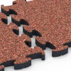 Großaufnahme vom Verbindungssystem von WARCO-Boden 6881 - Fitness Max Floor System im Farbdesign Embers. Abmessungen 44,6 x 44,6 × 2,8 cm.