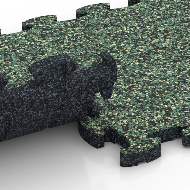 Großaufnahme vom Verbindungssystem von WARCO-Boden 6771 - Pool Surround Tiles im Farbdesign English Lawn. Abmessungen 28,9 x 28,9 x 1,8 cm.