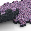 Großaufnahme vom Verbindungssystem von WARCO-Boden 6774 - Pool Surround Tiles im Farbdesign Lavender. Abmessungen 28,9 x 28,9 x 1,8 cm.