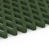 Großaufnahme vom Verbindungssystem von WARCO-Boden 7011 - Safety Grass Grid Mat im Farbdesign Grass green. Abmessungen 100 x 100 x 4 cm.