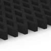 Großaufnahme vom Verbindungssystem von WARCO-Boden 7012 - Safety Grass Grid Mat im Farbdesign Anthracite. Abmessungen 100 × 100 × 8 cm.