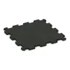 Aufsicht auf die Unterseite, also die Bodenseite von WARCO-Formteil 0981 - Stair tread tile im Format 485 x 485 x 16 mm.